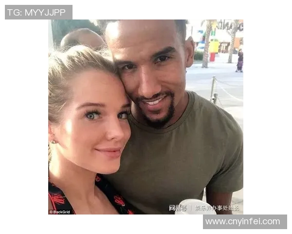 在足球明星的专属球场上演浪漫求婚盛典的感人瞬间 在足球明星的专属球场上演浪漫求婚盛典的感人瞬间