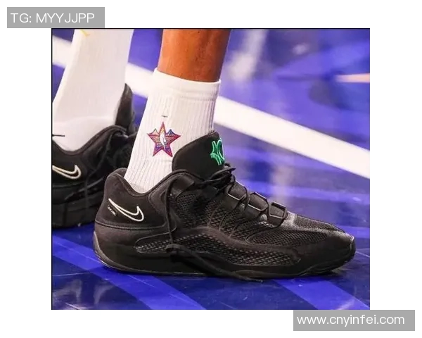 足球明星时尚穿搭解析他们的鞋子如何引领潮流与个性